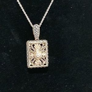 Necklace, never worn